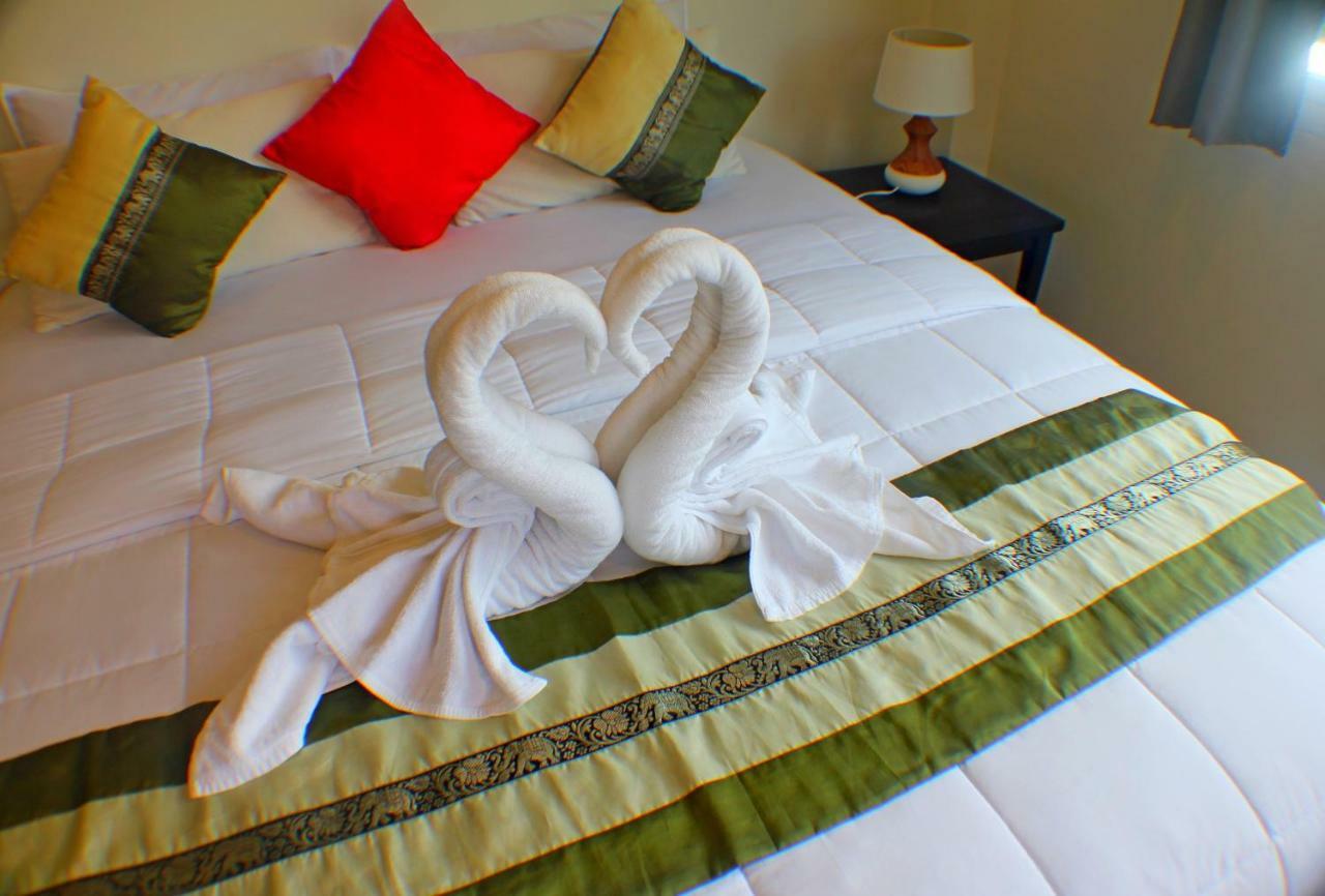 Hotel Baan Glangsuan Bang Kobua à Bang Chak Extérieur photo